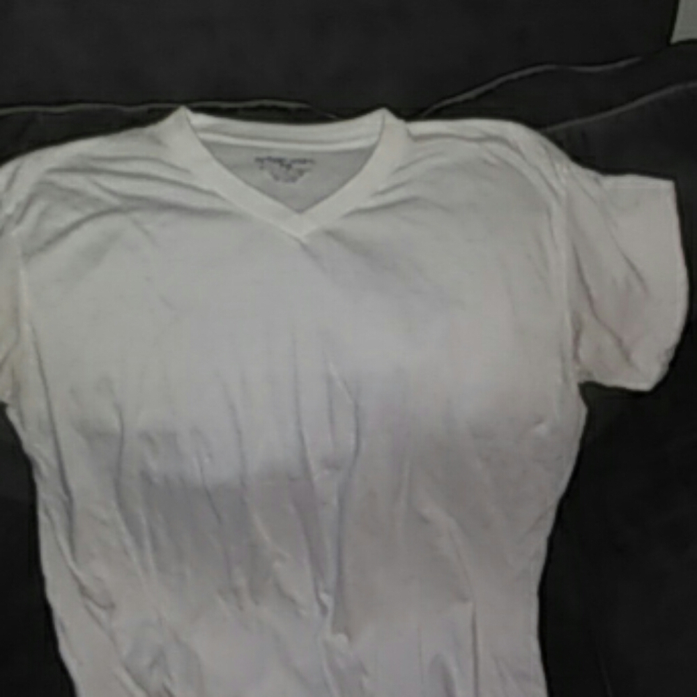 White v neck t shirt